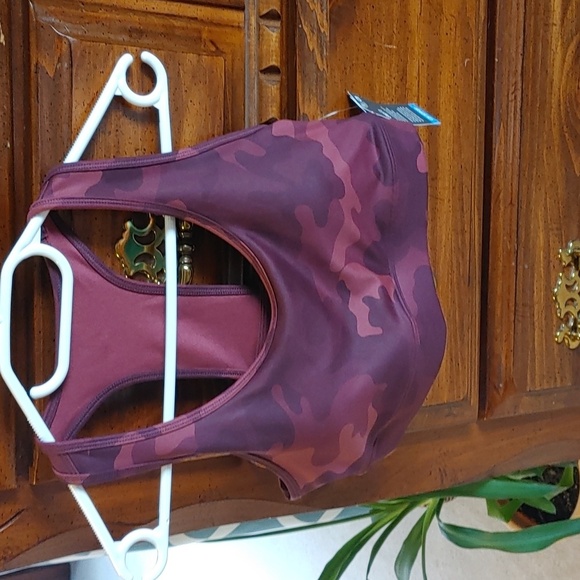 💚Nwt Women's Gap Fit Burgundy Cammo Work Out Bra - Picture 4 of 6